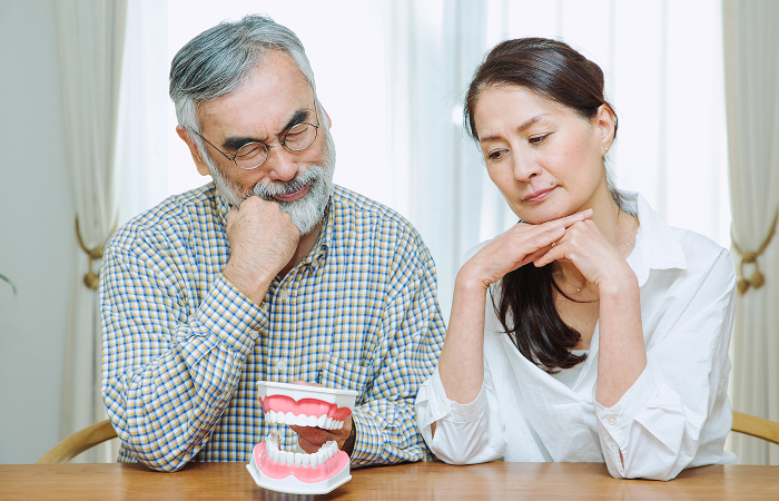 入れ歯でお悩みの方へ