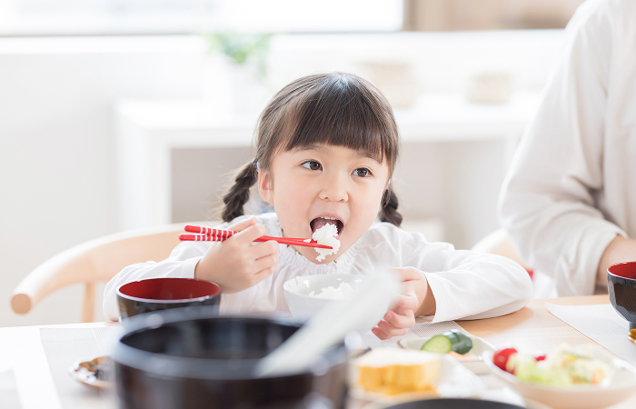 毎日の食事回数・時間を決めましょう