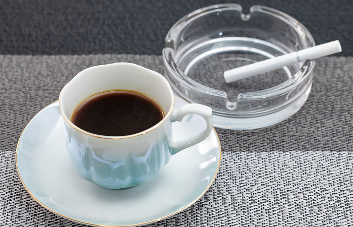 歯が黄ばむ原因